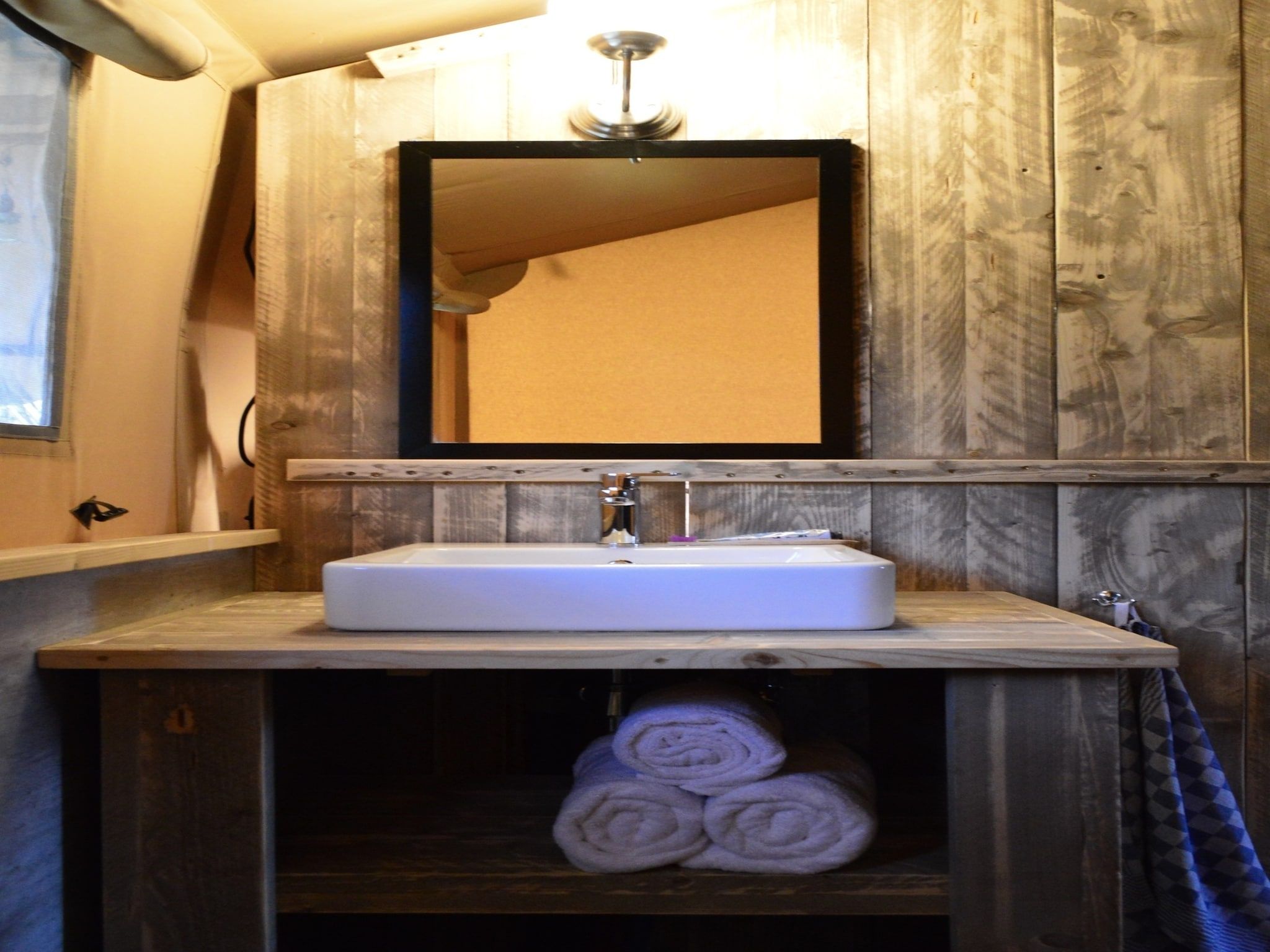 De badkamer van Strandpark Vlugtenburg 13 in 's-Gravenzande