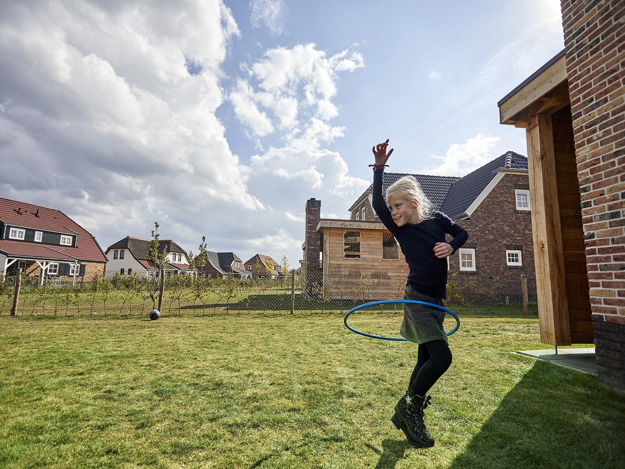 De tuin van Buitenhof De Leistert 29 in Roggel