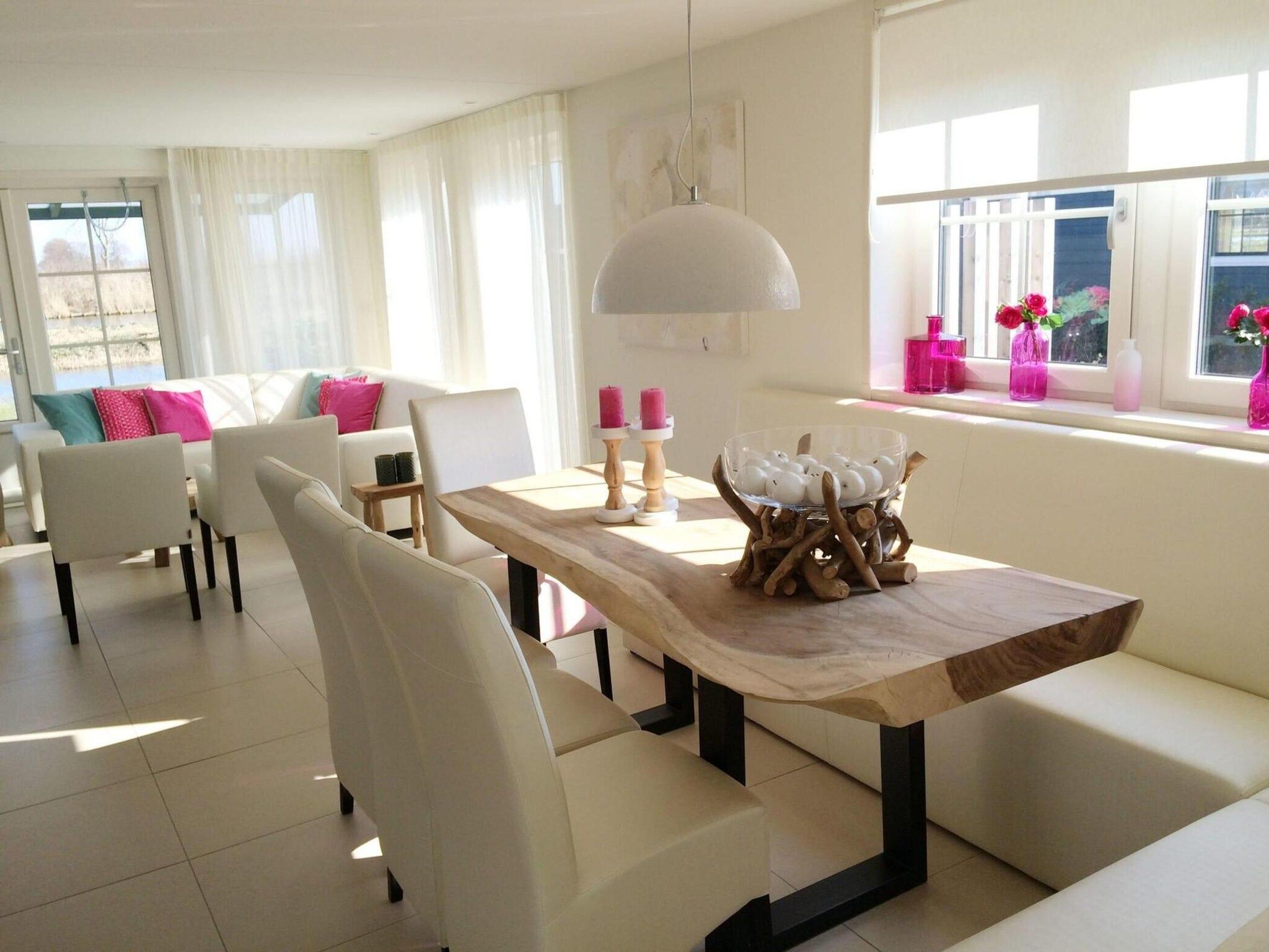 De eetkamer van Waterland  10 personen in West-Graftdijk