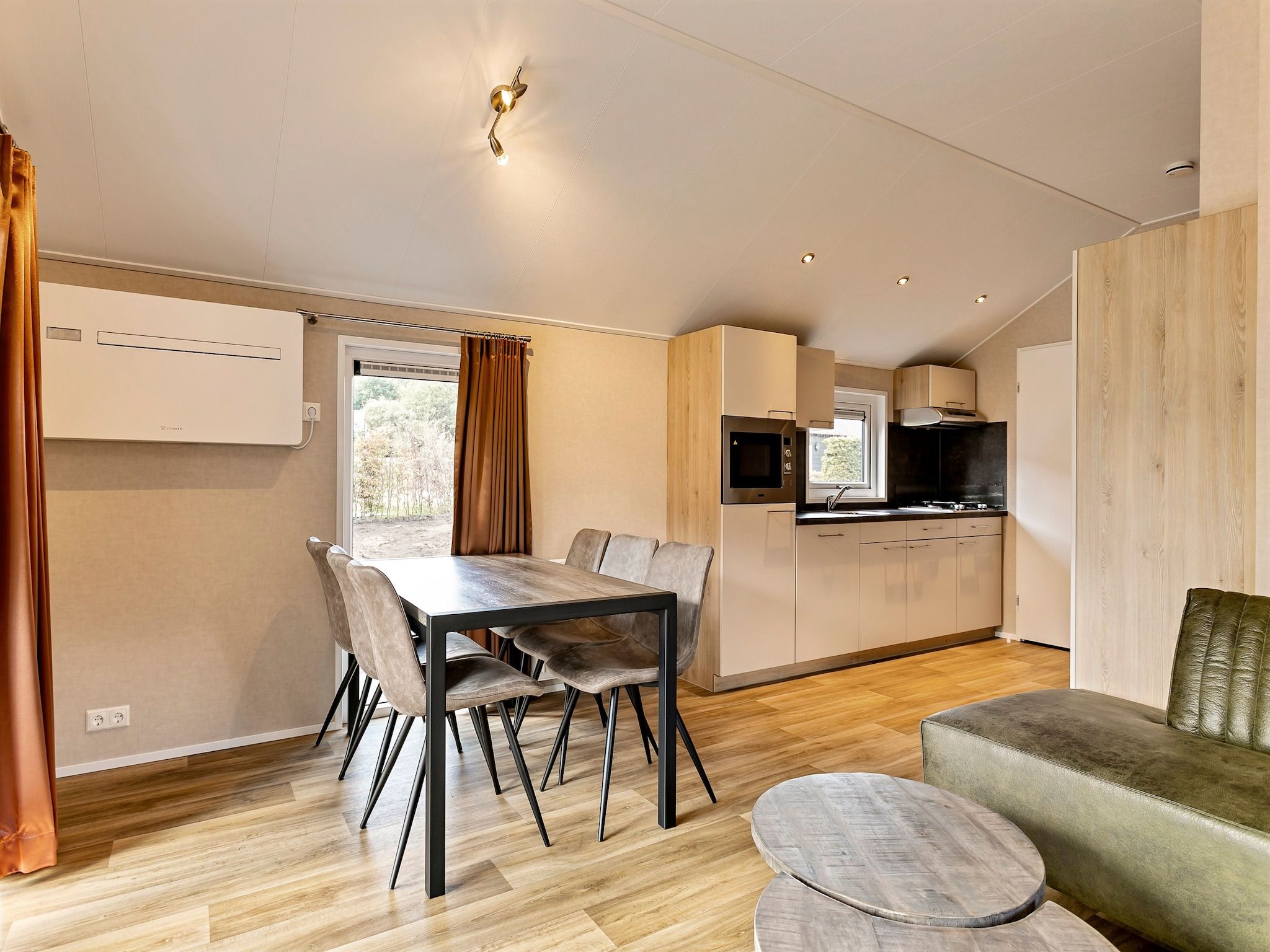 De keuken van Recreatiepark Tolplas 16 in Hoge Hexel