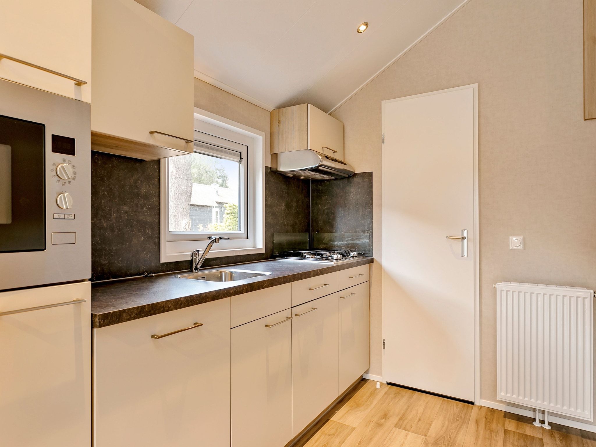 De keuken van Recreatiepark Tolplas 16 in Hoge Hexel