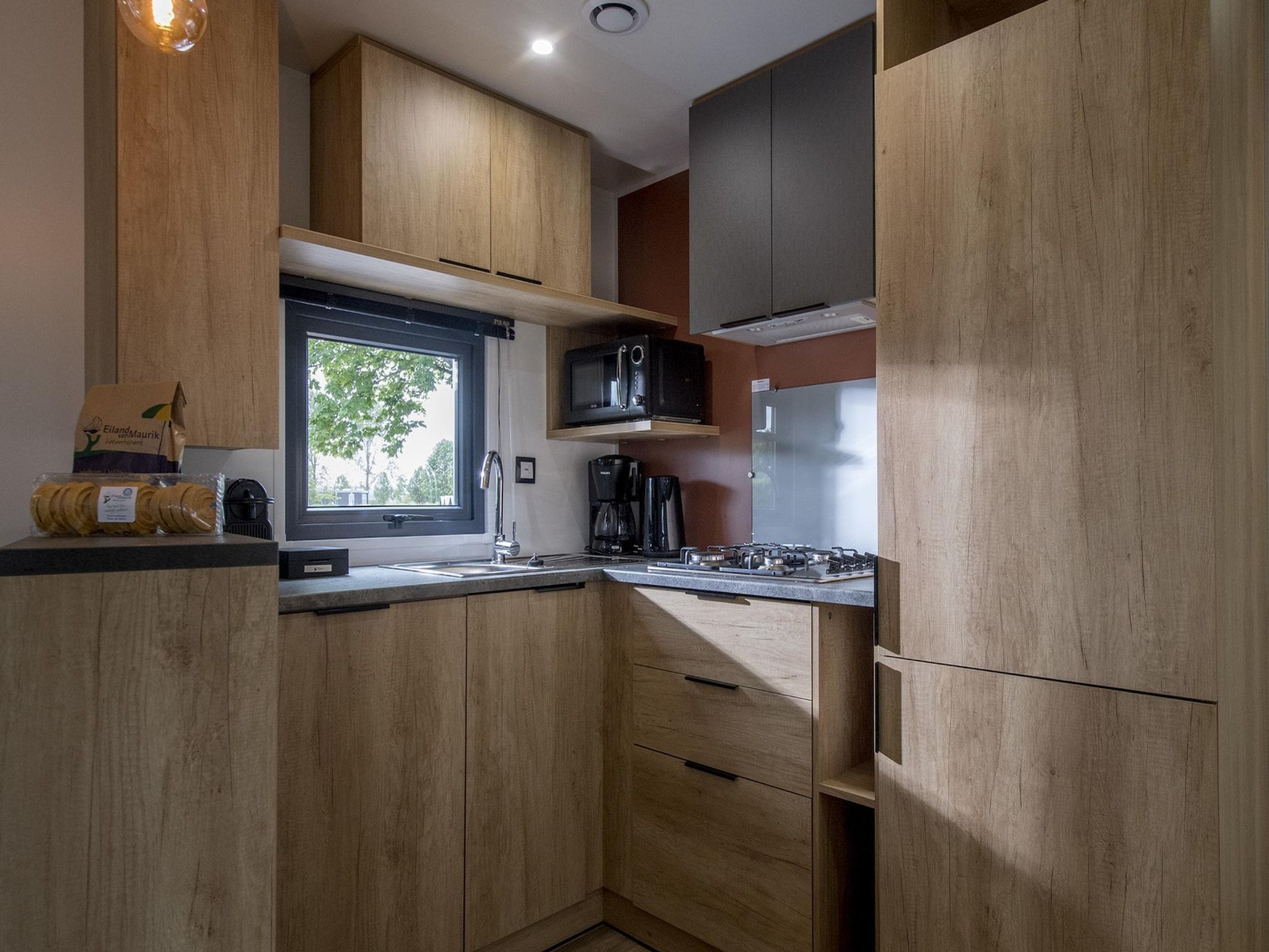 De keuken van Vakantiepark Eiland van Maurik 7 in Maurik