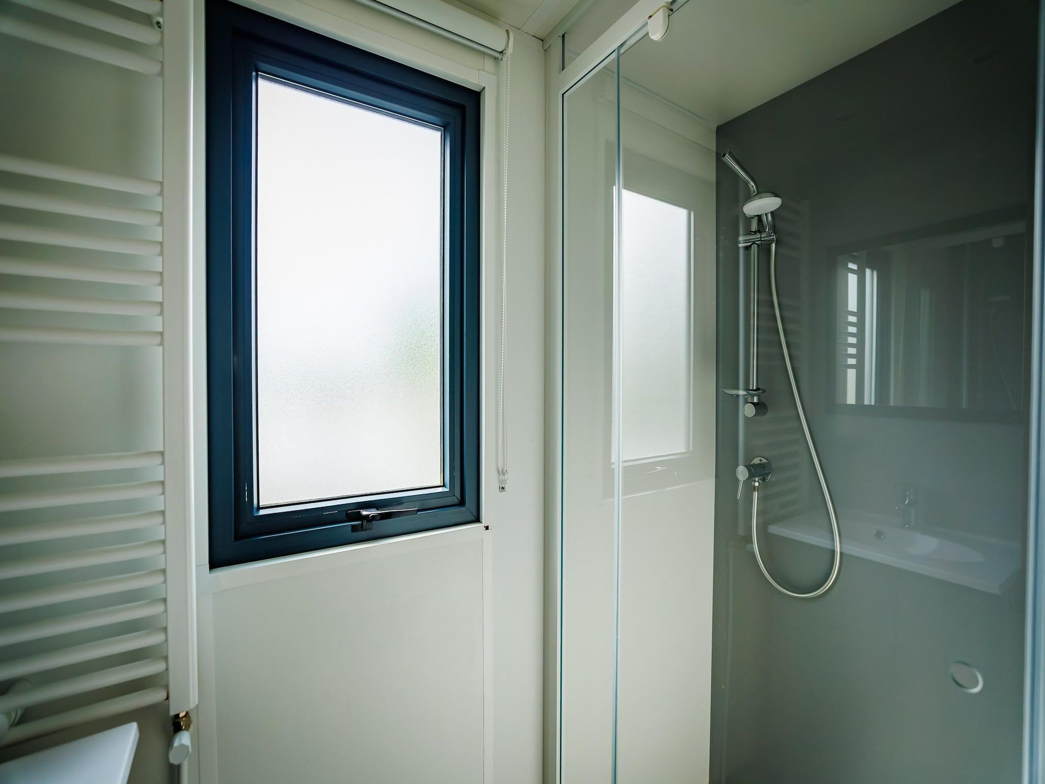 De badkamer van Vakantiepark Eiland van Maurik 7 in Maurik