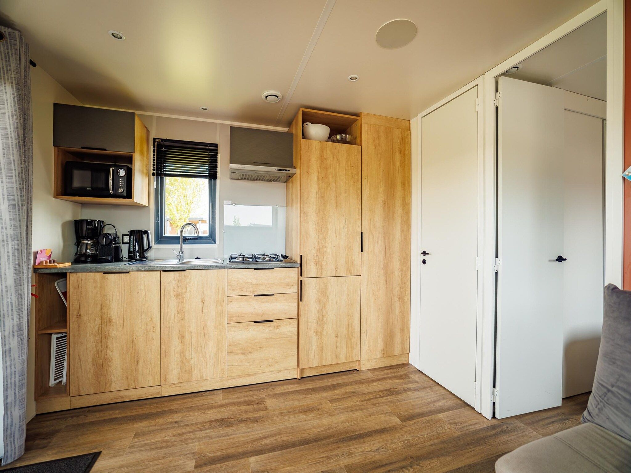 De keuken van Vakantiepark Eiland van Maurik 8 in Maurik