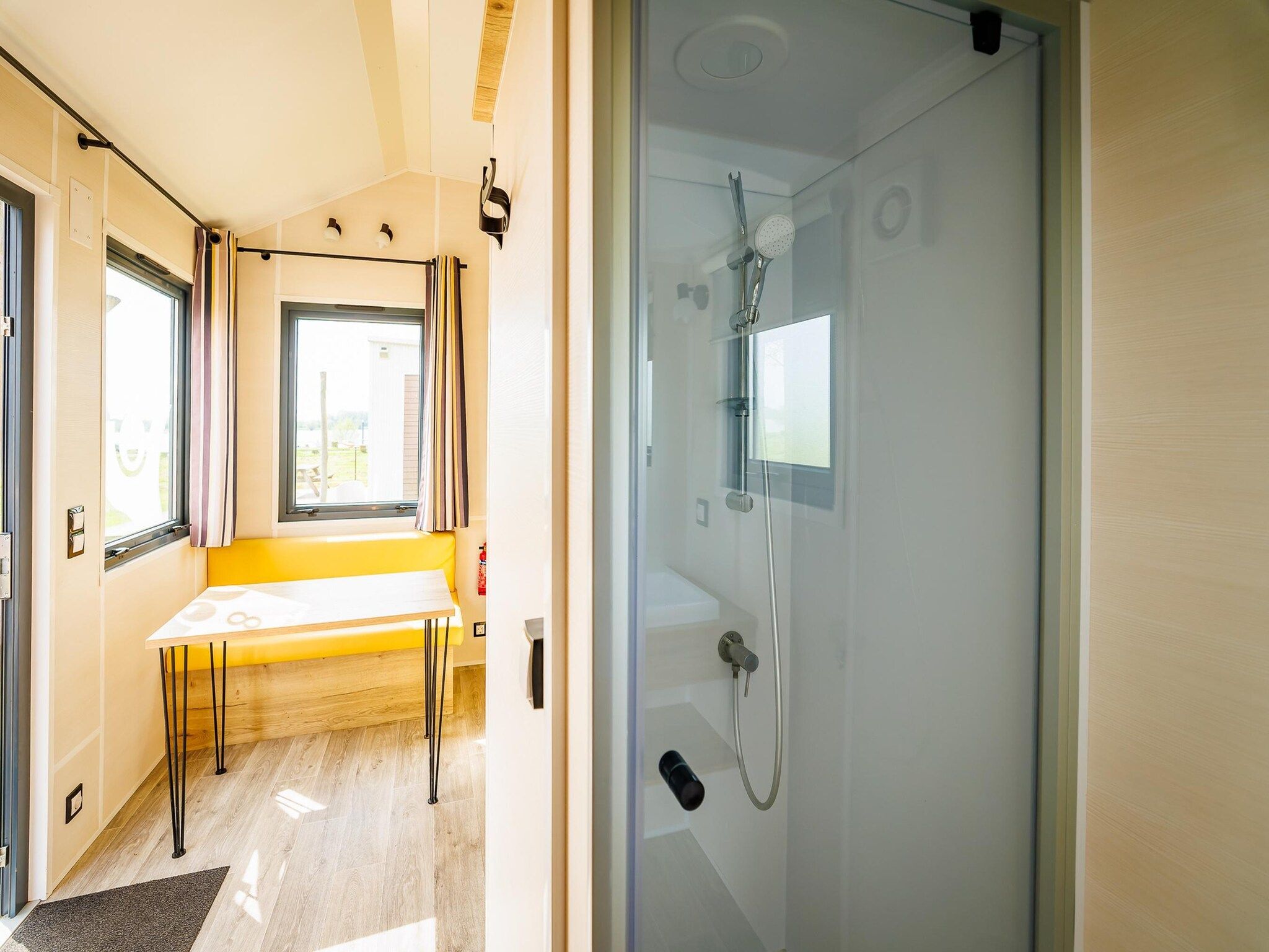 De badkamer van Vakantiepark Eiland van Maurik 9 in Maurik