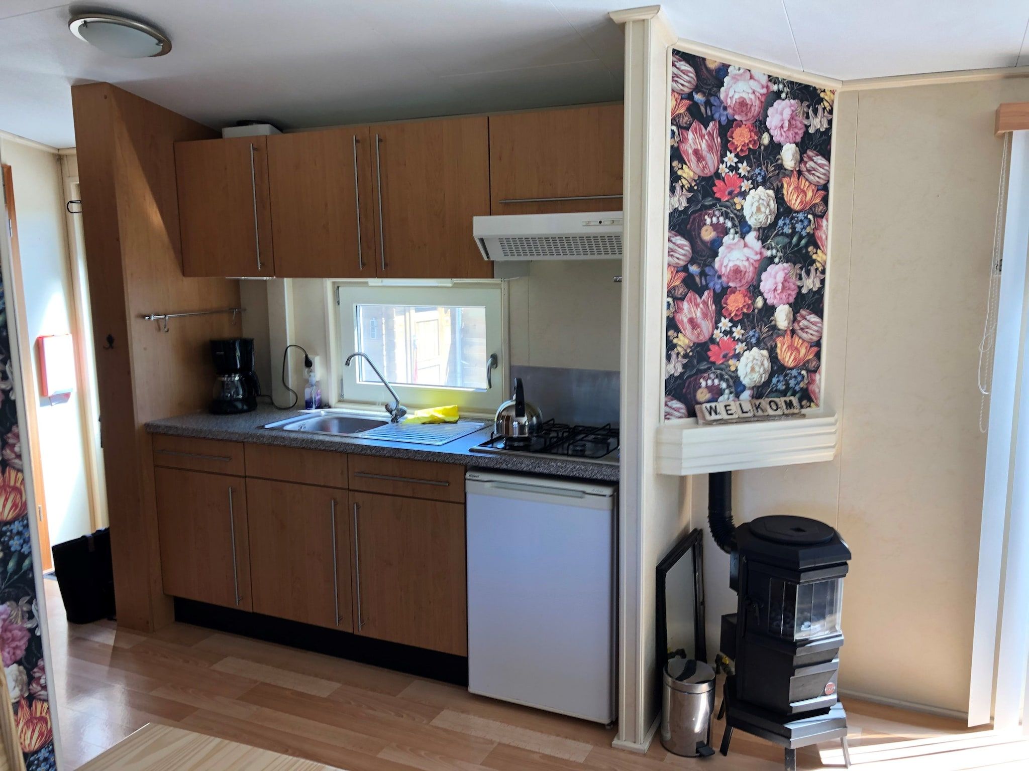 De keuken van Recreatiepark Wiringherlant - Wiringher Chalet 1 in Hippolytushoef