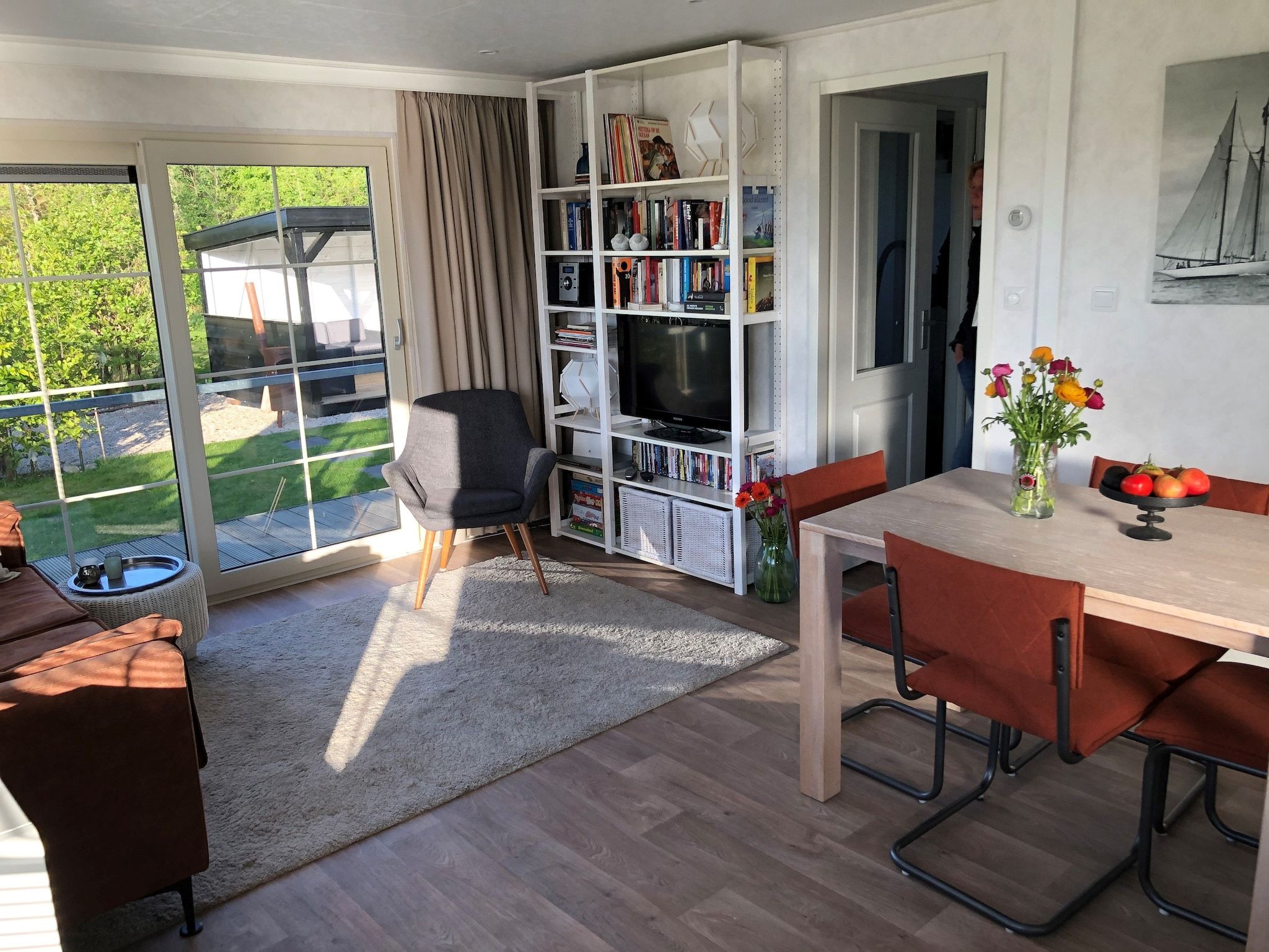 De woonkamer van Recreatiepark Wiringherlant - Wiringher Chalet 94 in Hippolytushoef