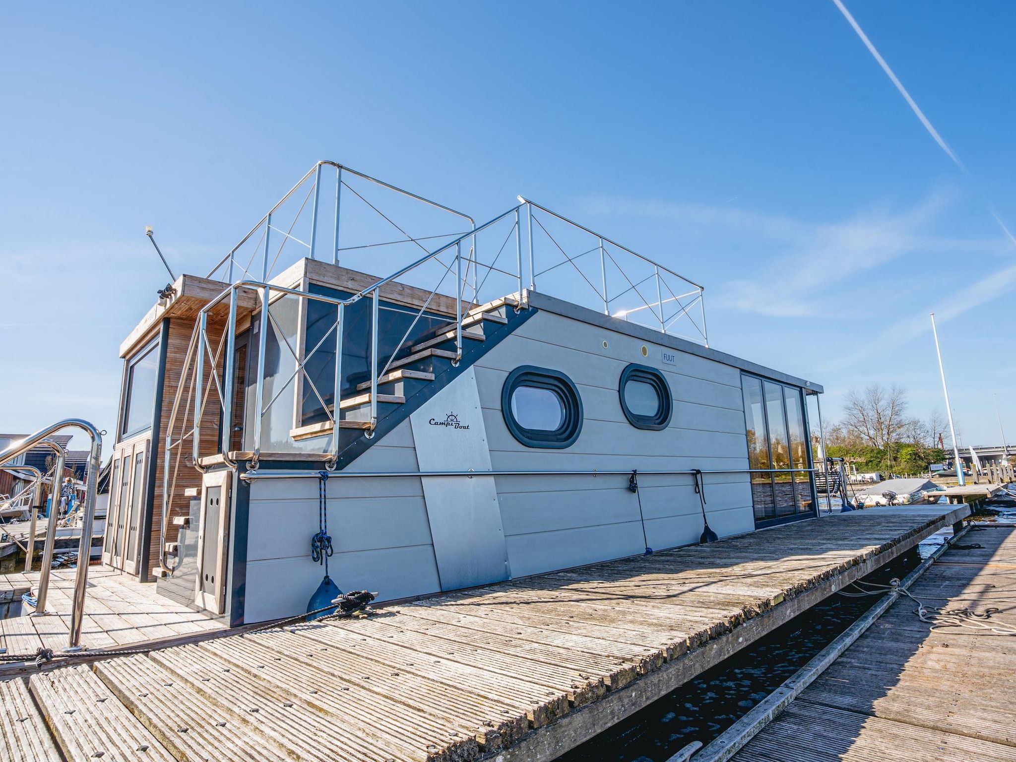 De buitenkant van Waterpark de Meerparel 10 in Uitgeest