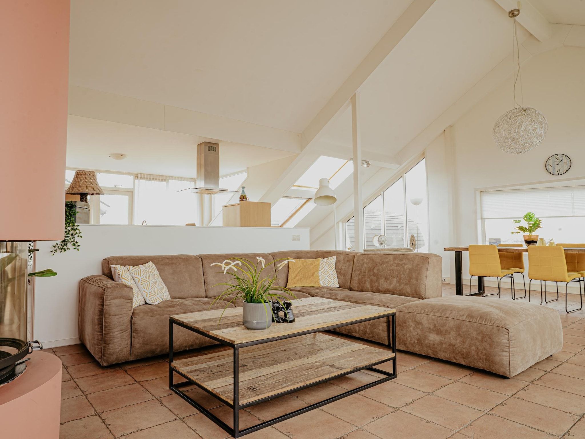 De woonkamer van Waterpark de Meerparel 12 in Uitgeest