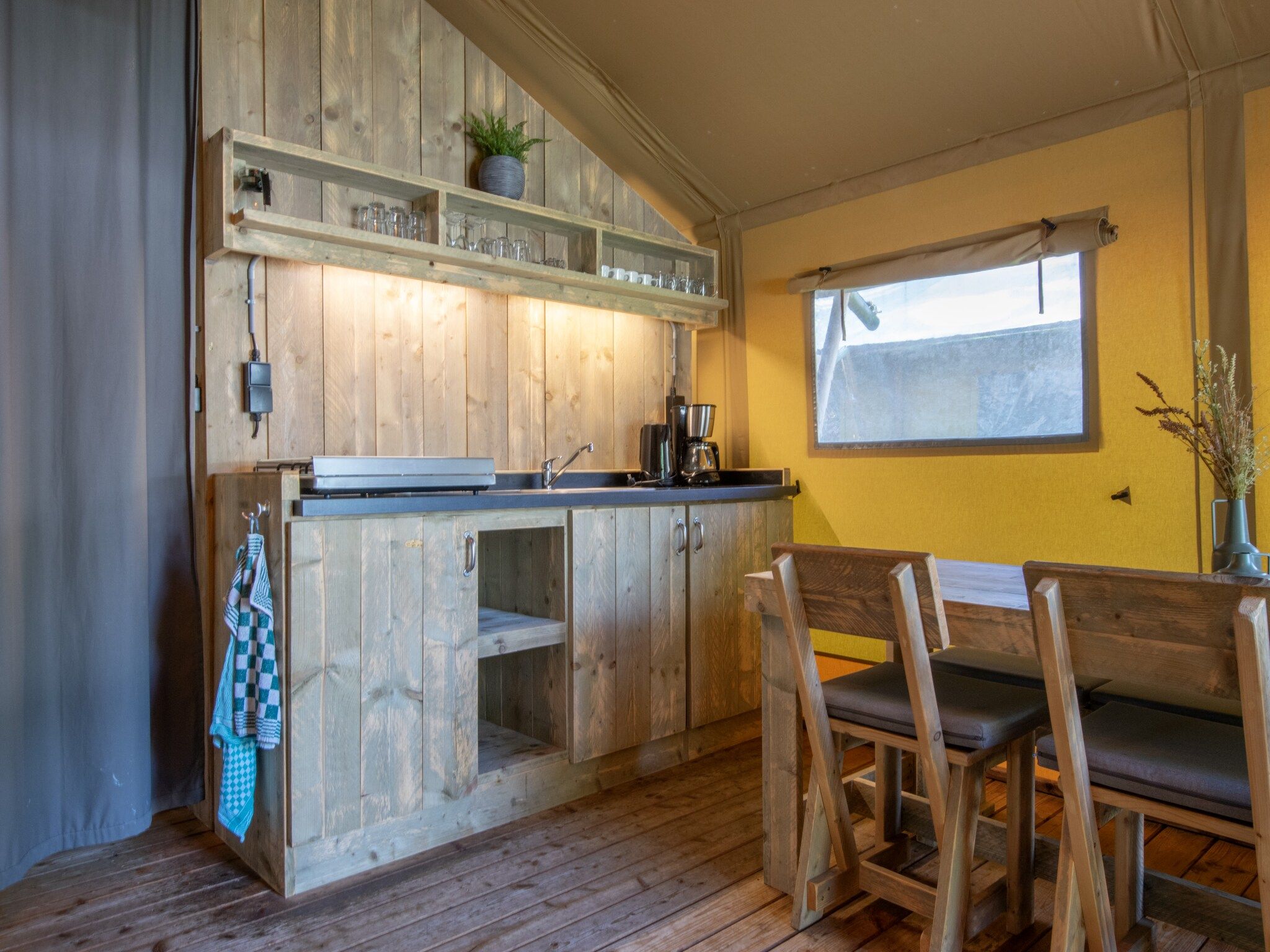 De keuken van Vakantiepark Klein Vink 21 in Arcen