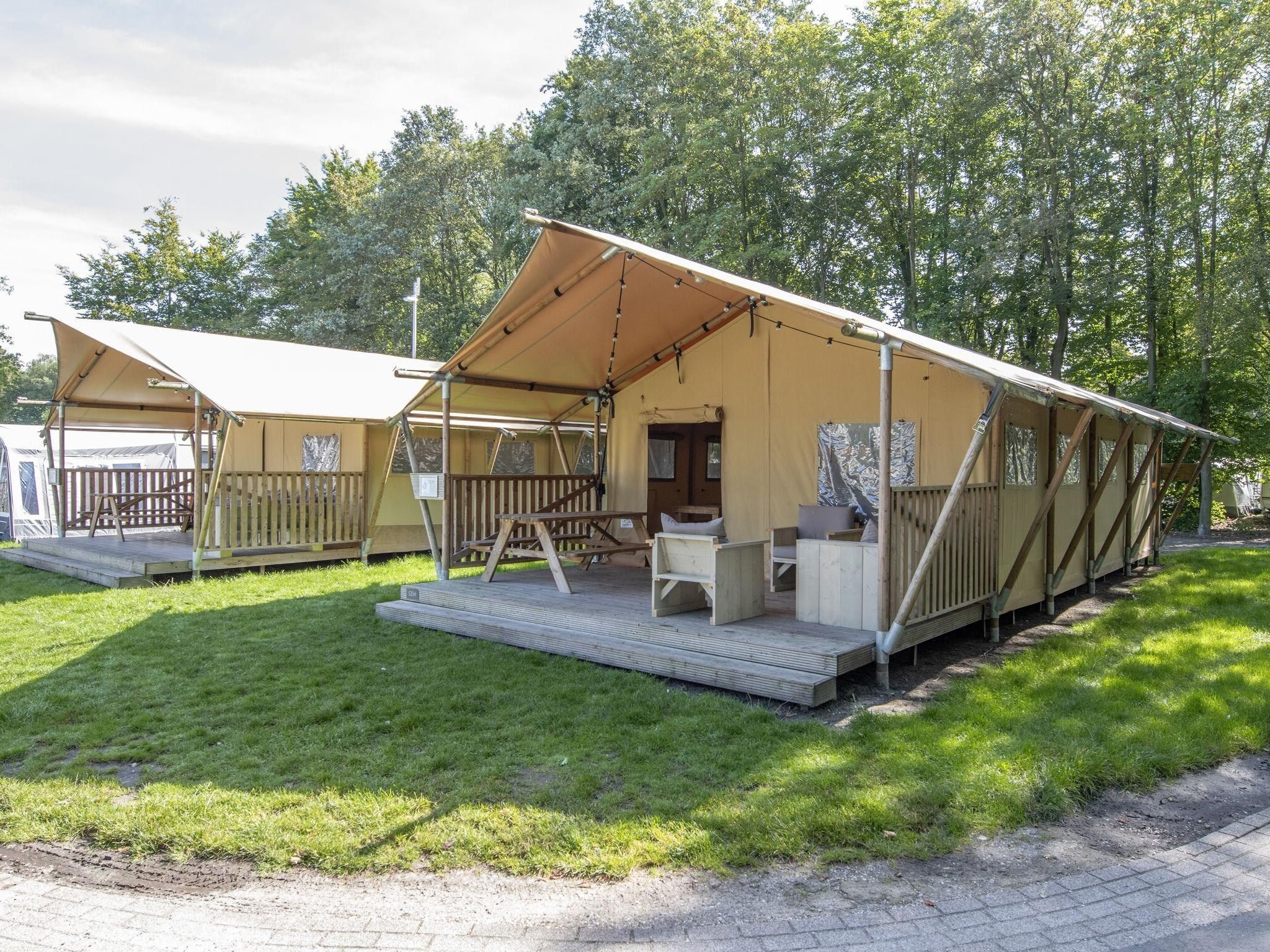 De buitenkant van Vakantiepark Klein Vink 21 in Arcen