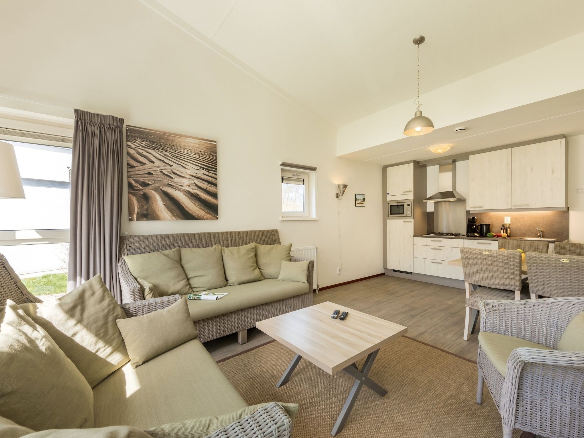 De woonkamer van Kustpark Texel 13 in De Koog