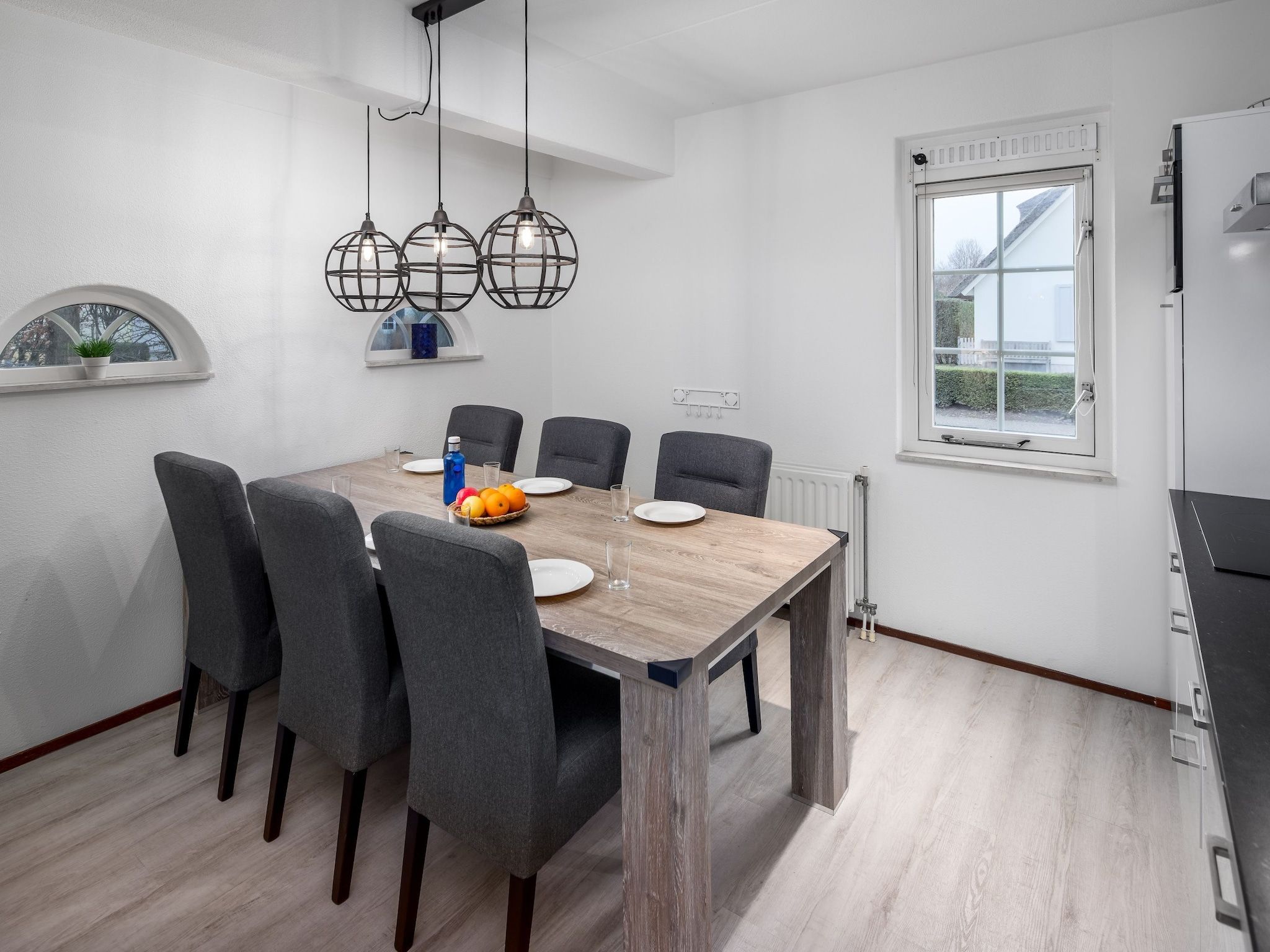 De eetkamer van Noordzee Résidence De Banjaard 19 in Kamperland