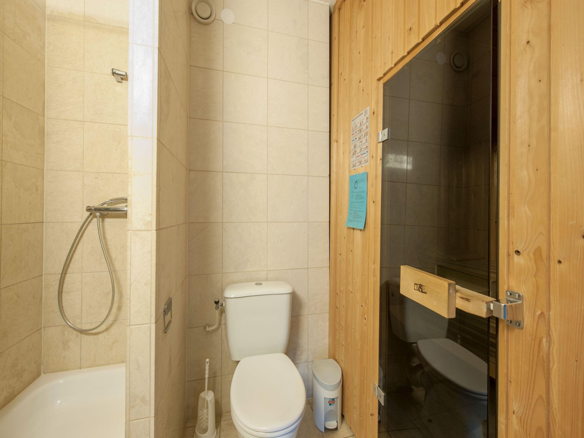 De badkamer van Noordzee Résidence De Banjaard 20 in Kamperland