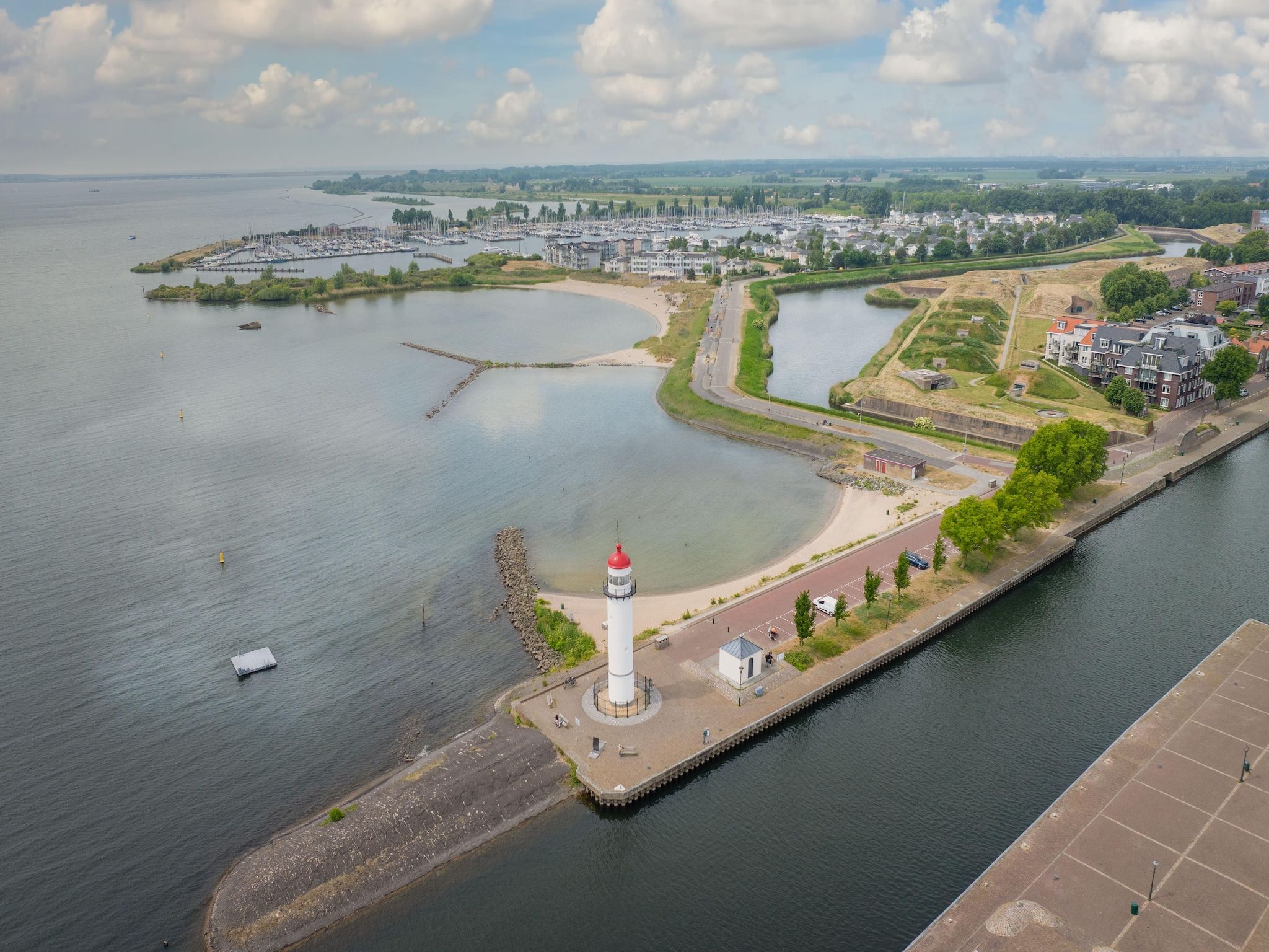 Parkfaciliteiten bij Cape Helius 21 in Hellevoetsluis