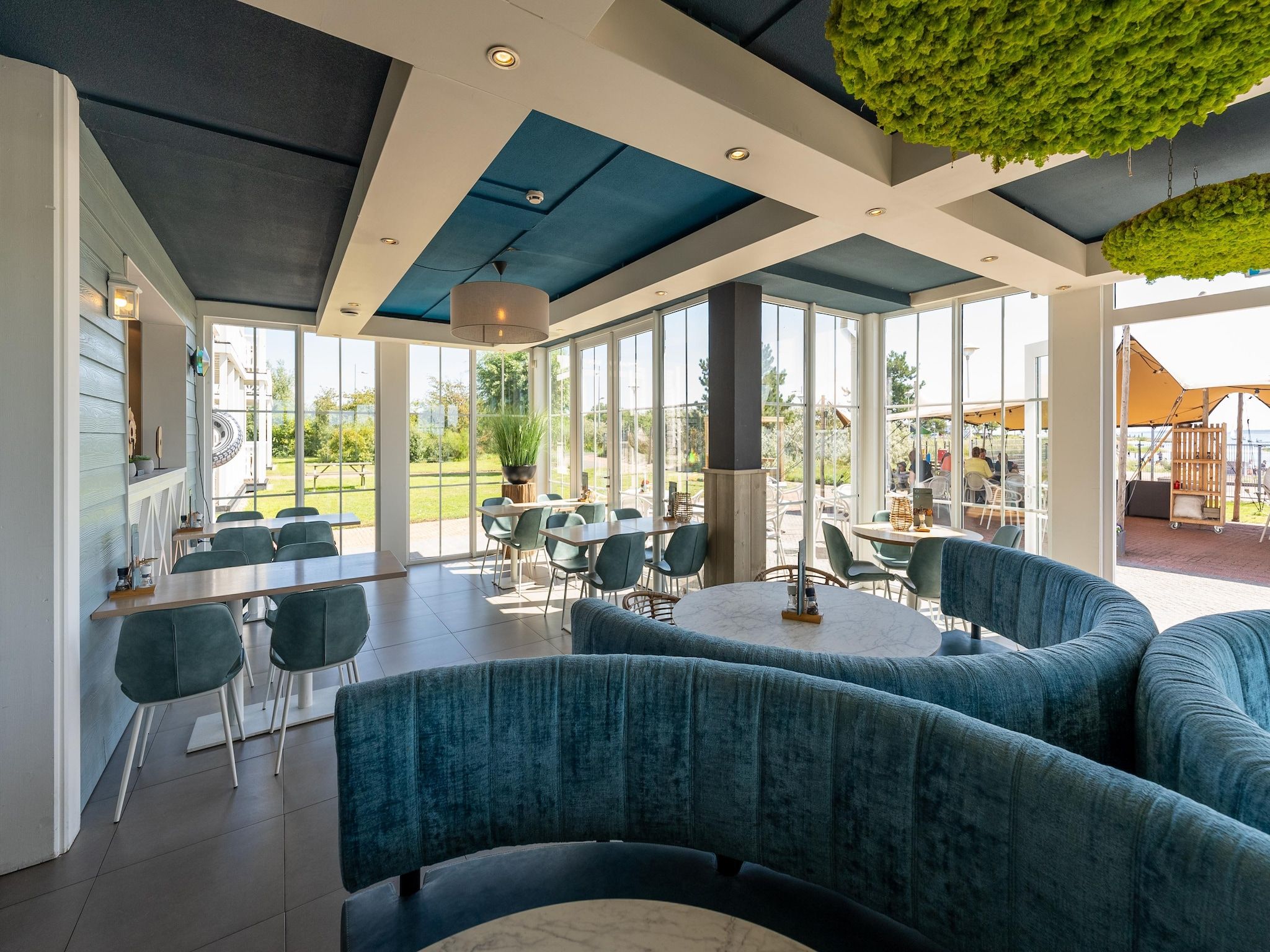 Parkfaciliteiten bij Cape Helius 22 in Hellevoetsluis