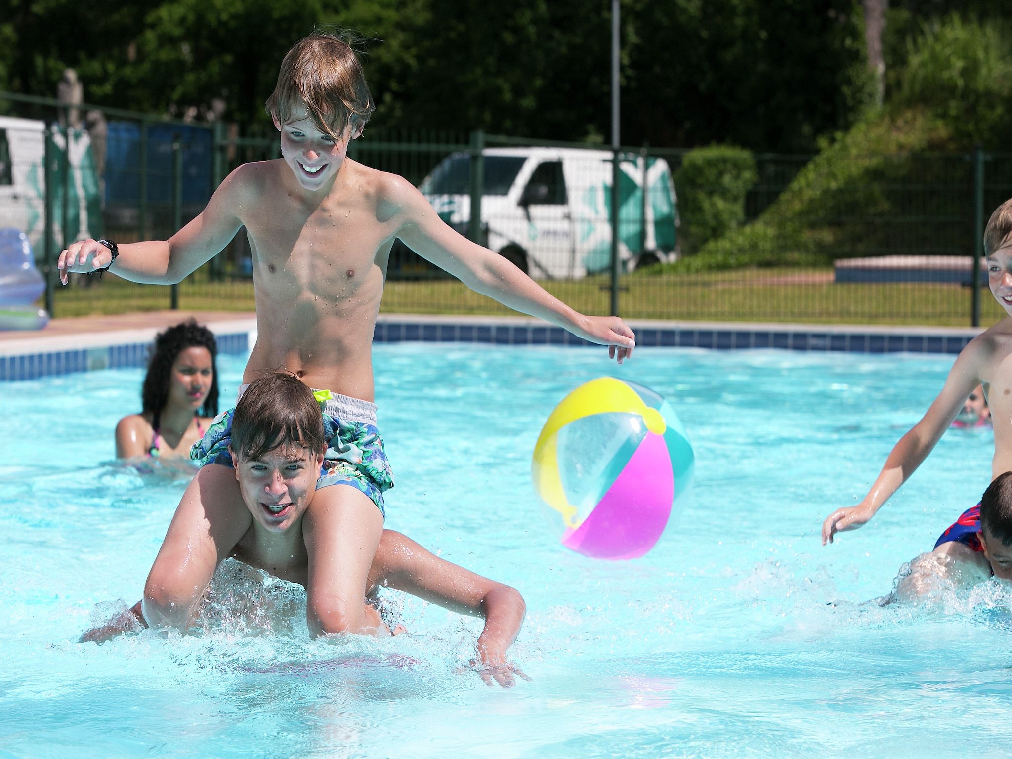 Parkfaciliteiten bij Vakantiepark de Katjeskelder 15 in Oosterhout