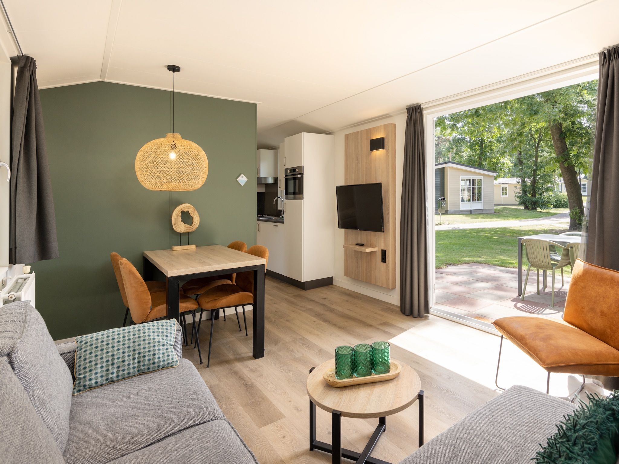 De woonkamer van Park De Peel 1 in Vlierden