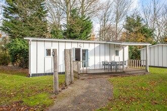 Chalet vlakbij het strand met vaatwasser in Kamperland