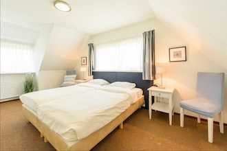 Hollum Villa met Gedeeld Zwembad in Hollum