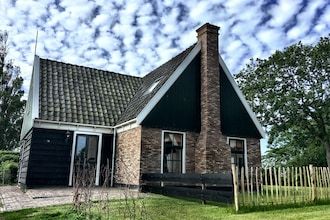 Villa in Nederland met Hot Tub en Tuin in Hippolytushoef