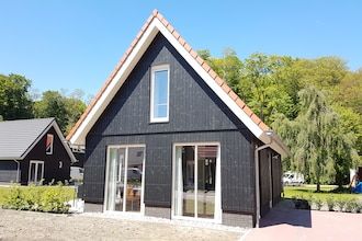 Moderne villa met tuin in Almen