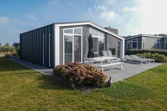 Chalet in Zeeland bij Oosterschelde in Wemeldinge