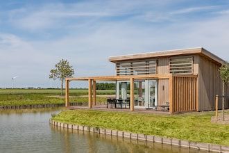 Bungalow in Water Village aan het Water in Kamperland