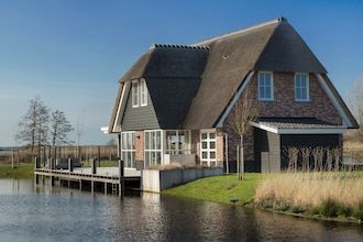 Friesland Villa met Open Haard in Delfstrahuizen