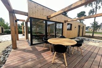 Luxe Lodge met Strandzicht in Well