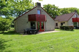 Woning aan het water nabij Nijmegen in Ewijk