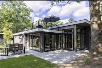 Bosverblijf met verwarmd zwembad in Hoenderloo