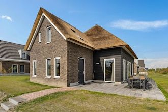 Villa aan het IJsselmeer met eigen steiger in PS Opperdoes