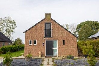 Rustige bungalow nabij bosrand in Ewijk