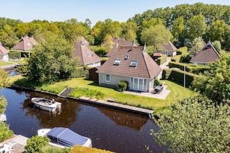 Natuurbungalow met twee badkamers in Eernewoud
