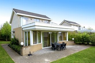 Stijlvolle villa met ruime tuin in Heel