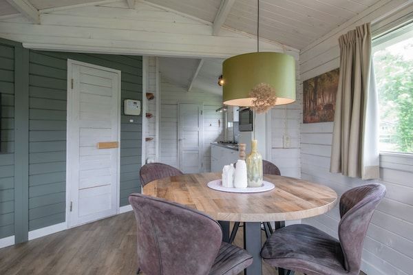 Woonkamer - Appartement in Nederland bij natuurpaden in Arcen (2)