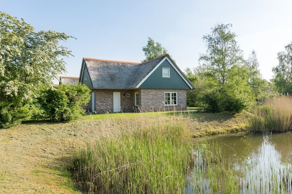 Buitenkant - Wellness Villa aan de Weerribben in Paasloo (1)