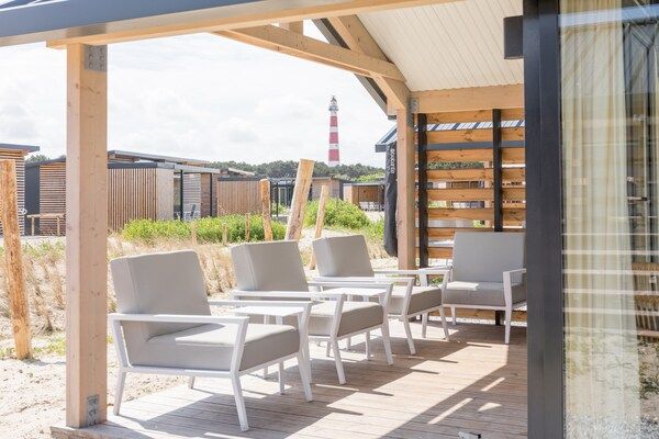 Terras - Ameland Lodge met Veranda in Hollum (5)