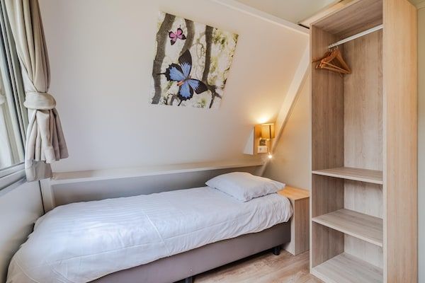 Slaapkamer - Bungalow in Wolfsven bij Natuurgebied in Mierlo (5)