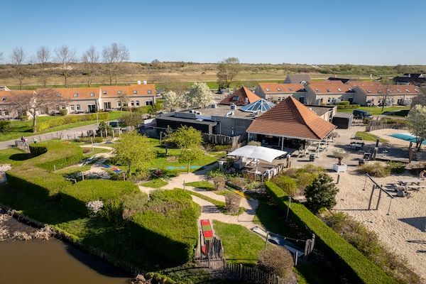 Park - Bungalow in Zeeland met tuin en terras in Renesse (2)