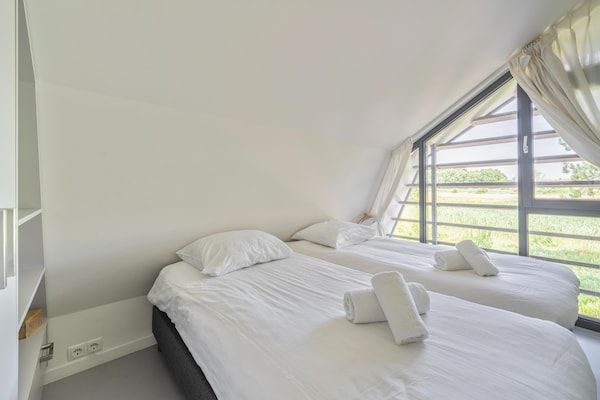 Slaapkamer - Duinvilla aan het meer in Egmond aan den Hoef (4)