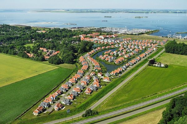 Buitenkant - Appartement in Aquadelta bij Faciliteiten in Bruinisse (4)