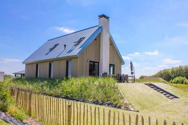 Buitenkant - Villa Oesterdam Wellness | 16 personen in Tholen (1)