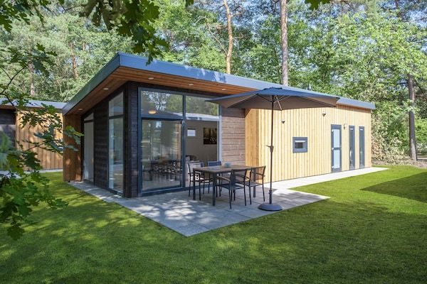 Buitenkant - Lodge in Bospark bij natuurgebied in Mierlo (1)