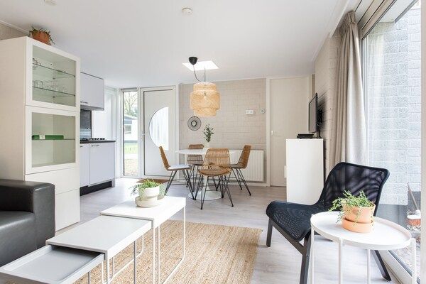 Woonkamer - Bungalow bij Veluwezand in Kootwijk (4)