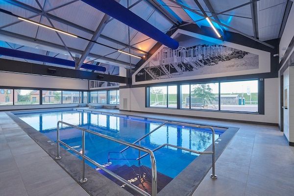PoolOfHouse - Villa aan het Veerse Meer met Sauna in Wolphaartsdijk (1)