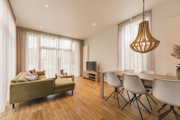Woonkamer - Chalet in Zuna bij de tennisbaan in Zuna (2)