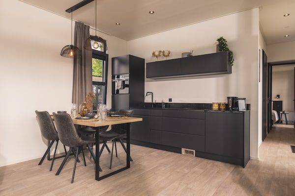 Keuken - Vakantiehuis in Nederland met Uitzicht op Water in Maurik (4)
