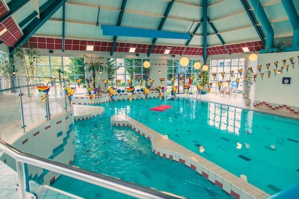 Park - Duurzame watervilla met afwasmachine, bij een meer in Medemblik (5)